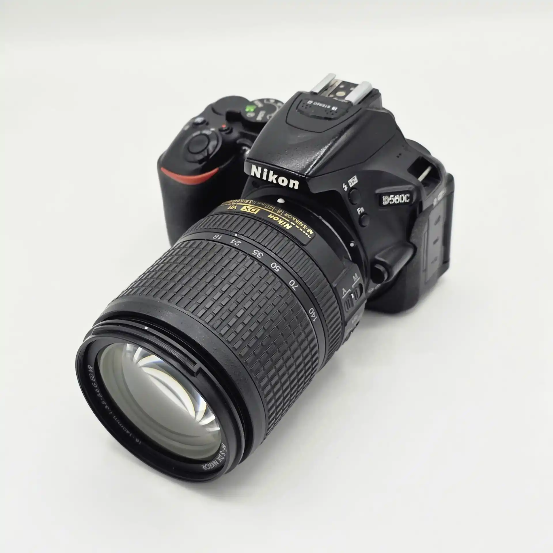 دوربین نیمه حرفه ای نیکون | Nikon D5600+18-140mm دست دو
